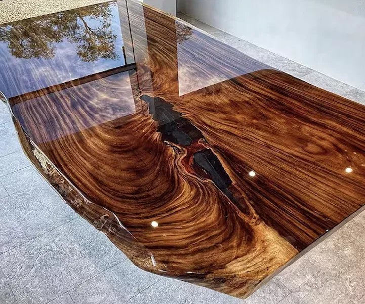 โต๊ะตั้งกลางห้อง